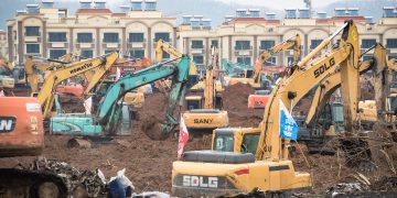 China vrea să construiască un spital de 1.000 de persoane în doar 10 zile. Bilanţul epidemiei provocate de coronavirus se ridică la 26 de morţi