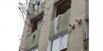 Explozie într-un apartament din Baia Mare: 38 de persoane au fost evacuate