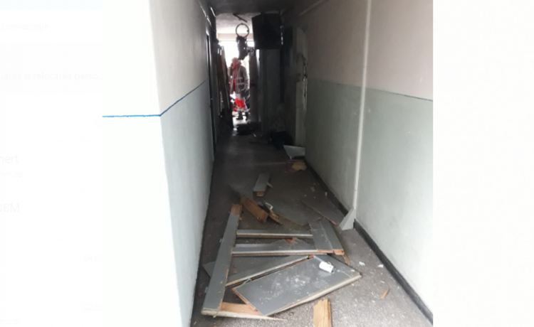 Imagini de la explozia produsă într-un apartament situat pe strada George Enescu din Baia Mare