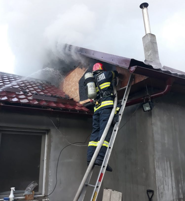 Galerie foto – Incendiu în localitatea Săsar – Actualizare