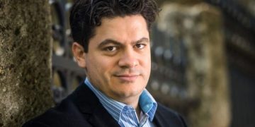 Un dirijor român a câştigat premiul Grammy pentru ‘cea mai bună interpretare solo’