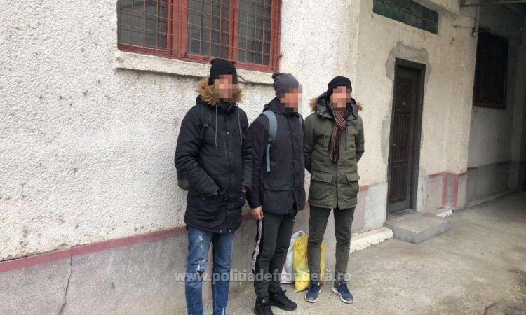 Trei cetățeni din Algeria depistaţi la frontiera de nord a țării