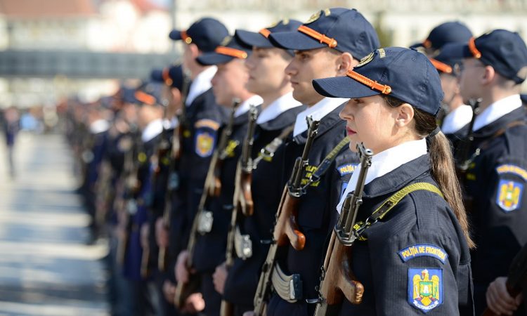 Sute de candidaţi recrutaţi pentru admiterea la Şcoala de Pregătire a Agenţilor Poliţiei de Frontieră