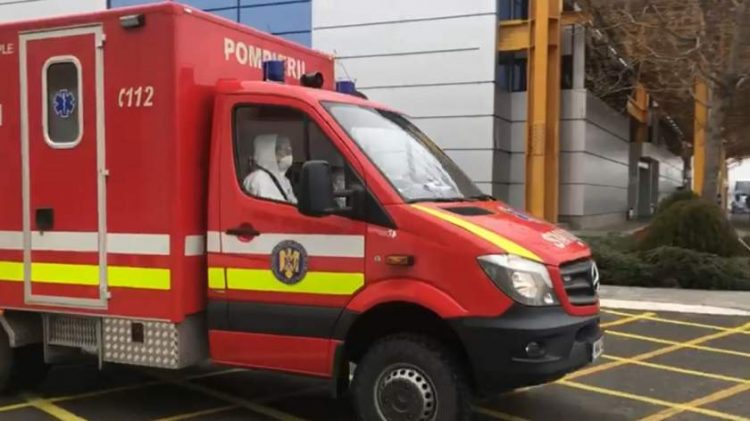 Stewardesa româncă, posibil infectată cu coronavirus, dusă cu „izoleta” la Spitalul de boli infecţioase din Cluj