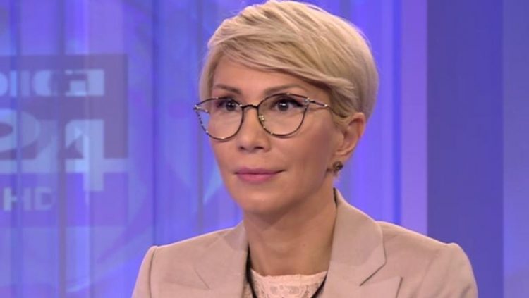 Profesor universitar doctor chirurg şi docent, cercetătoarea Raluca Turcan