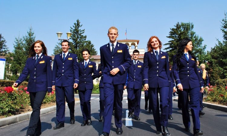 Aglomeraţie la admiterea în şcolile de poliţie. Nouă pe un loc la Poliţie, Frontieră, şi Jandarmerie