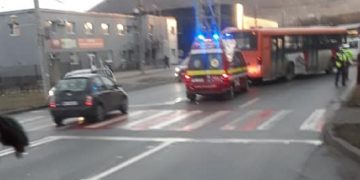 Actualizare / Femeie de 62 de ani, lovită de un autobuz pe trecerea pentru pietoni pe str. 8 Martie din Baia Mare