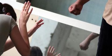 A fost reţinut pentru 24 de ore după ce a încălcat ordinul de protecţie şi şi-a ameninţat fosta concubină