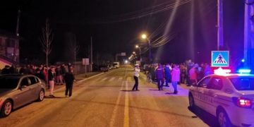 Revoltă în Dolj. Oamenii nu vor să fie aduşi suspecţii de coronavirus – video