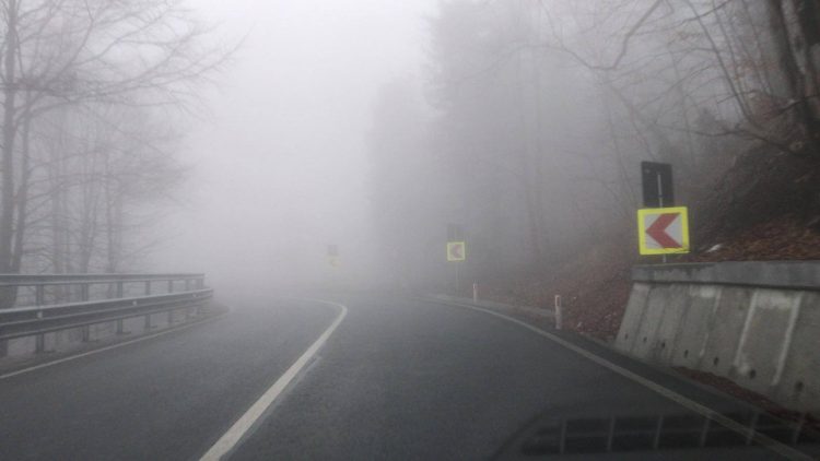 Atenţie, şoferi! Vizibilitatea redusă de ceață în Pasul Gutâi și Pasul Prislop