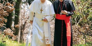 Filmul „Cei doi Papi”, proiectat la Biserica „Bunavestire” din Baia Mare