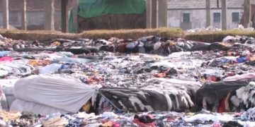 Gunoaiele străinilor, importate pe furiş şi ascunse în satele României