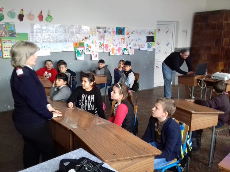 Lecţii cu pompierii la şcolile din Bârsana, Leordina şi Groşi