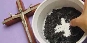 Miercurea Cenuşii. Azi începe Postul Paştelui la credincioşii romano-catolici