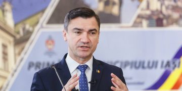 PNL încearcă să-l convingă pe Mihai Chirica să fie candidatul liberalilor la primăria Iași. Decizia provoacă scandal în filială