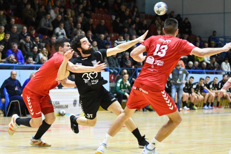 Handbal masculin. CS Minaur Baia Mare s-a impus în deplasare cu CSM Bacău