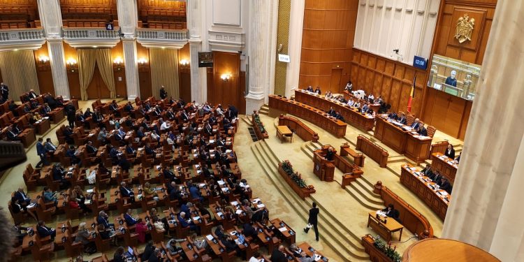 Moţiunea de cenzură a fost adoptată de Parlament. Guvernul Orban pleacă acasă