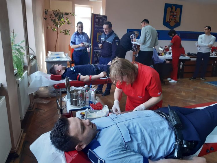 Poliţiştii maramureşeni, solidari cu persoanele care au nevoie de sânge