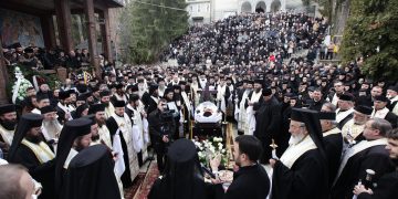 Doliu la Mănăstirea Rohia. Soborul lăcaşului de cult este în lacrimi