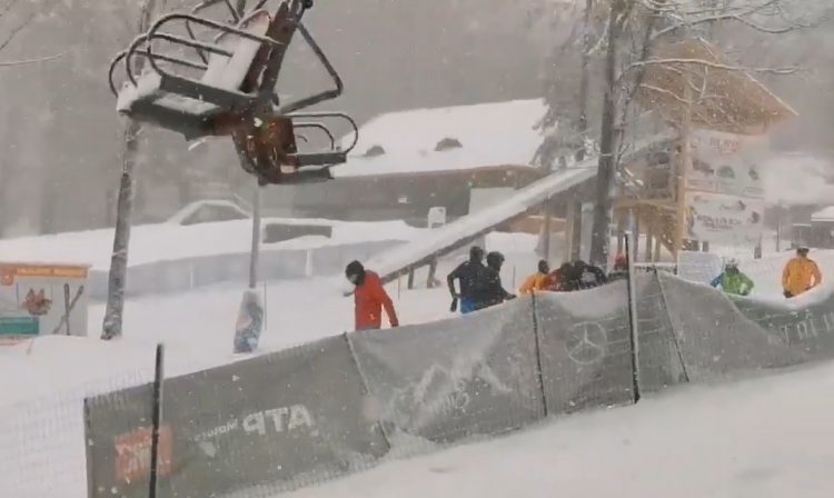 Iarnă autentică la Şuior – video