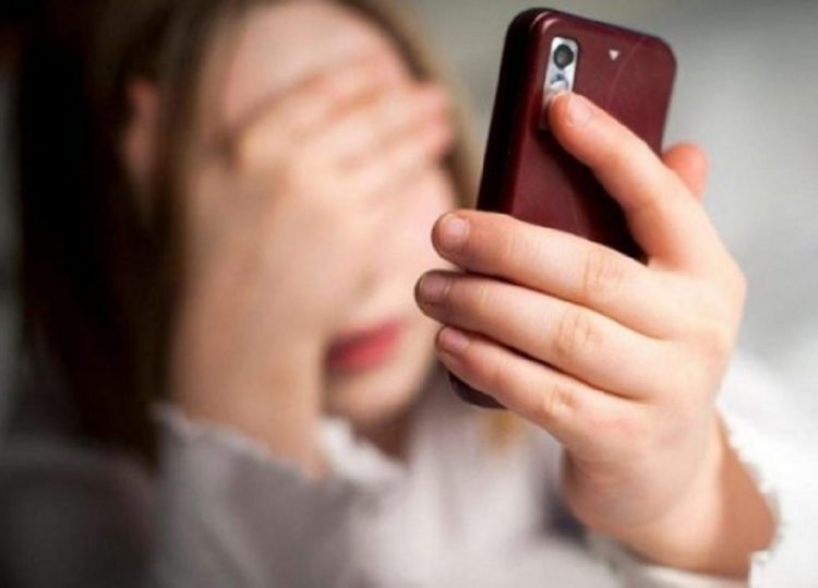 Poliţiştii din Tăuţii Măgherăuş au reţinut un bărbat bănuit de hărţuirea, şantajul şi ameninţarea unei minore