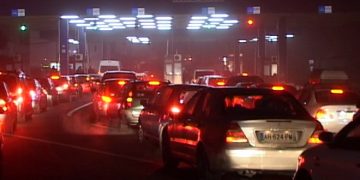 Atenţionare de călătorie pentru Bulgaria: cozi uriașe în vămi
