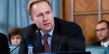 Noi informații despre mailul pe care ministrul Sănătății, Victor Costache, l-a trimis lui Andrei Baciu, medicul devenit celebru în Guvernul Cioloș