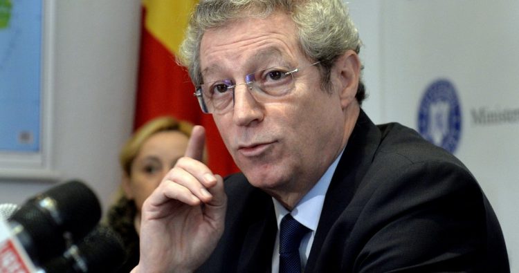 ADRIAN STREINU CERCEL: În două luni viața ar putea reveni la normal