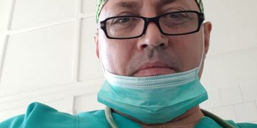 Mesajul dur al unui medic român: „TU i-ai omorât cu ignoranța și prostia ta, iar asta o să te urmărească o viață ….”