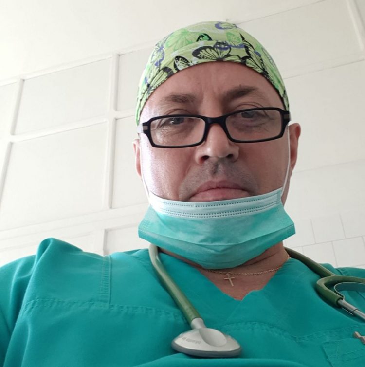 Mesajul dur al unui medic român: „TU i-ai omorât cu ignoranța și prostia ta, iar asta o să te urmărească o viață ….”