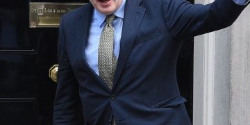 Premierul britanic Boris Johnson respinge apelurile de a închide şcolile şi de a extinde testarea – VIDEO