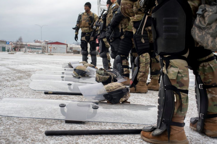 Mii de militari şi civili din armata SUA, în autoizolare în Europa