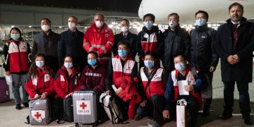 Nouă experți chinezi au sosit în Italia pentru a trata pacienții cu coronavirus