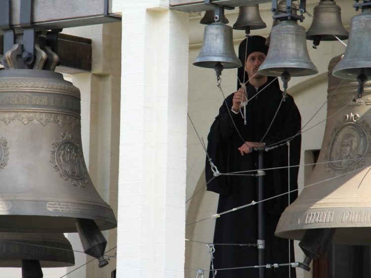 Clopotele din toate bisericile Maramureșului vor bate azi, la amiază