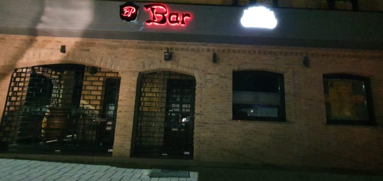 În „orașul care nu doarme” din Maramureș s-a pus lacăt pe restaurante și baruri – FOTO