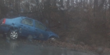 Autoturism ieșit în decor între Târgu Lăpuș și Baia Mare