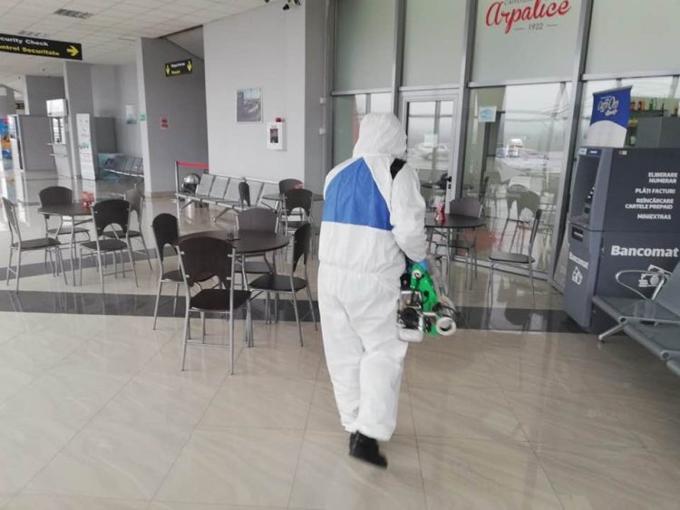 Măsuri pentru prevenirea coronavirusului: dezinfecție la Aeroportul Internațional Maramureș – foto