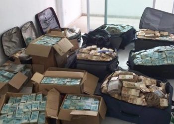 Sumă uriașă de euro falși reținută de poliție