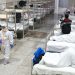 Un pacient suspect de coronavirus a atacat și scuipat un medic și o asistentă