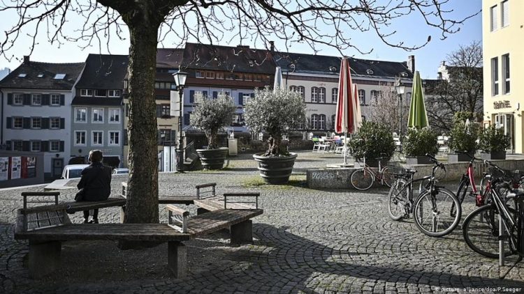 Germania impune o interdicție privind contactul între mai mult de două persoane