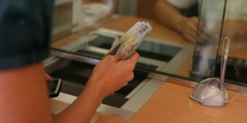 BRD amână plata a trei rate pentru clienţii persoane fizice