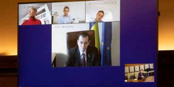Guvernul se reuneşte în prima şedinţă de la instituirea stării de urgenţă în România