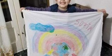 „Fii tare România mea!”, mesajul unei fetiţe românce de 6 ani din Italia, izolată în casă