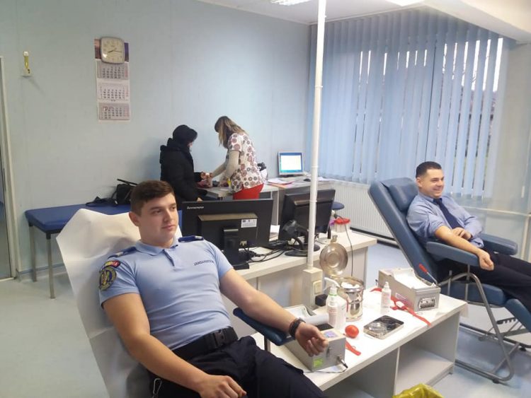 Campanie umanitară. Jandarmii maramureşeni donează sânge