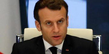 Emmanuel Macron: Franţa nu este decât la începutul epidemiei de coronavirus