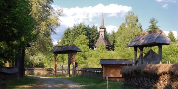 Muzeului Maramureşean din Sighetu Marmaţiei, decorat cu Medalia Comemorativă „Centenarul Războiului pentru Întregirea Neamului”