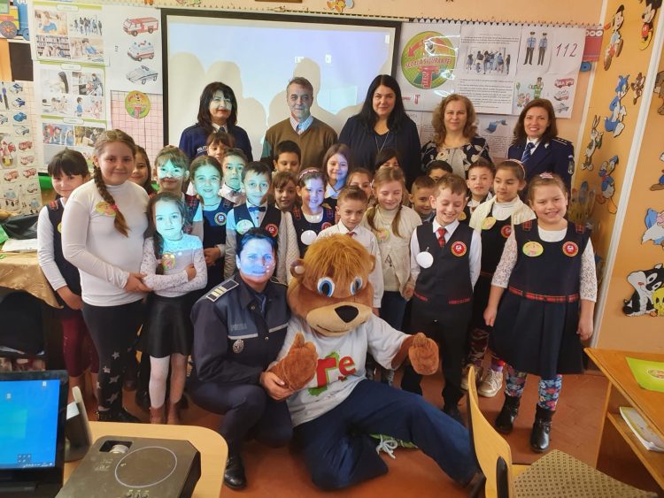 Poliţiştii maramureşeni, împreună cu Tedi, la Sighetu Marmaţiei, în „Şcoala siguranţei Tedi”