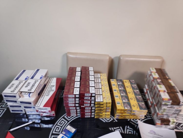 Percheziții domiciliare în Baia Mare, la locuințele unor persoane bănuite de contrabandă cu ţigări