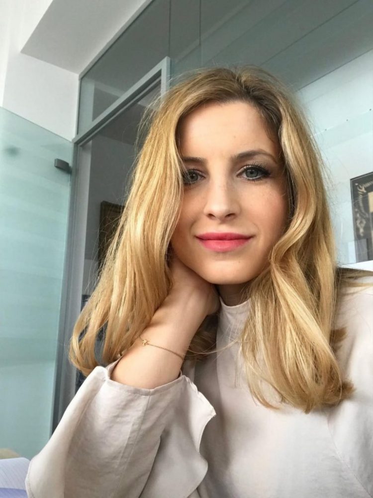 “Români din Italia, nu plecați în țară!” Apelul unei românce din Milano