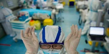 Un bărbatul a devenit voluntar în centrul în care a fost ținut în izolare timp de 14 zile